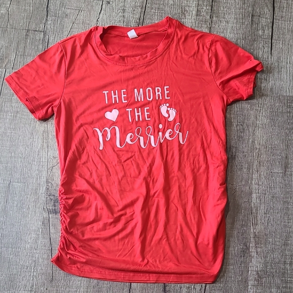 Red Graphic Christmas Tee - Picture 1 of 2